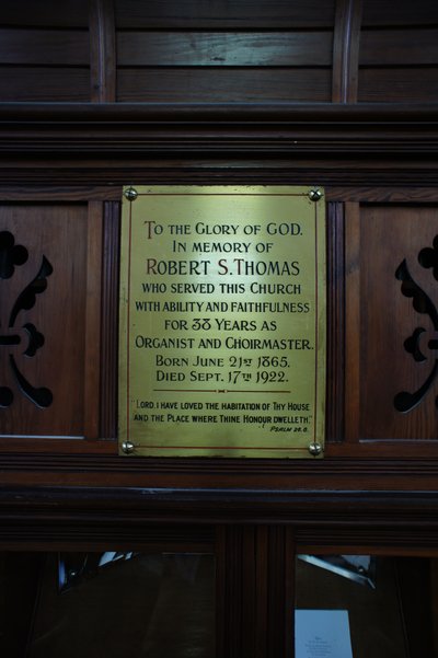 A memorial to Organist Robert Thomas
